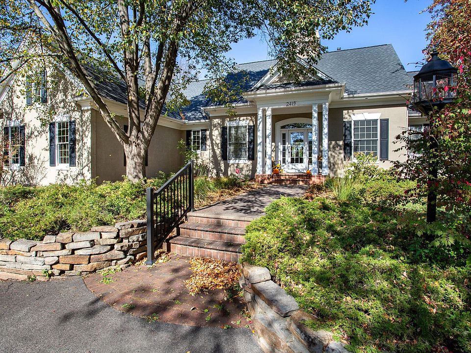 1st image of 2419 Golf View Dr