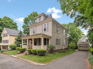 24 Mount Vernon St, Reading, MA 01867
