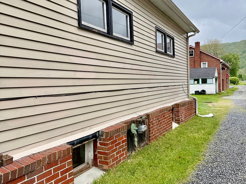 1st image of 108 Hillson St