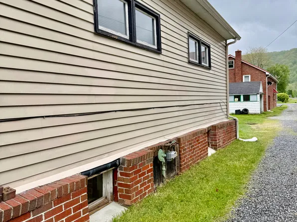 108 Hillson St, Johnstown, PA 15905