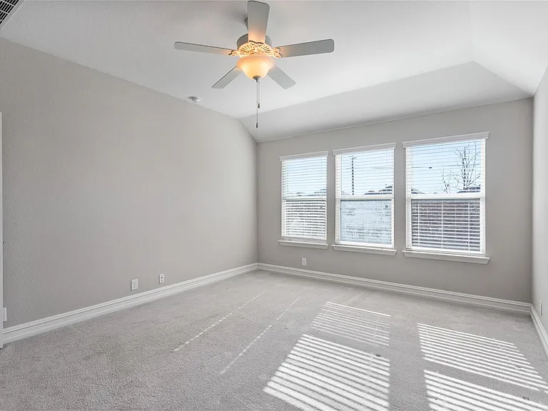 2904 Redbud Ln — Photo 20