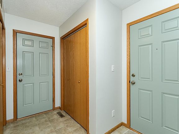 4th image of 106 2nd Ave NE APT C