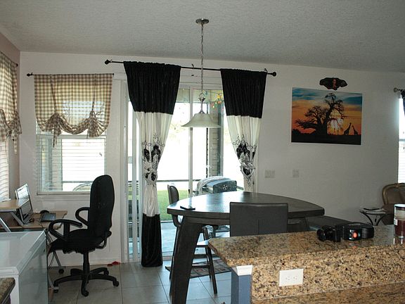 5th image of 15888 Lexington Park Blvd
