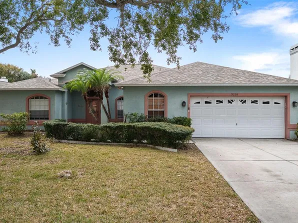 9238 Sea Oaks Ct, Seminole, FL 33776