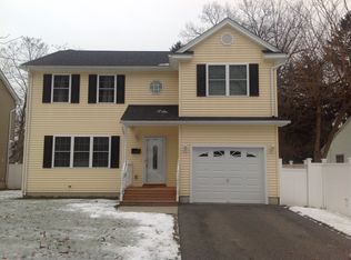 281 Ambrose St, Springfield, MA 01109