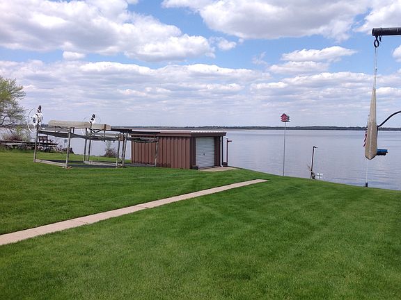 3rd image of W6710 Marine Dr