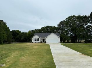 188 Oakfield Trace Dr, Four Oaks, NC 27524