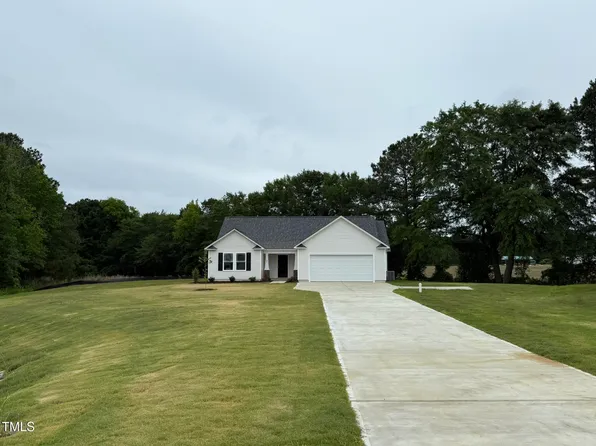 188 Oakfield Trace Dr, Four Oaks, NC 27524