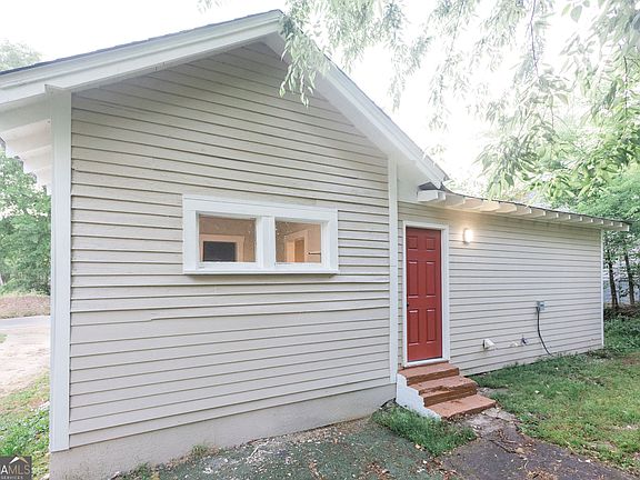 4th image of 728 Williams St