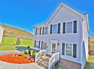 2615 Paddington Station Ln, Vinton, VA 24179