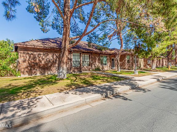 2nd image of 824 E Bruce Avenue