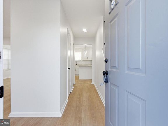 2nd image of 402 Red Leaf Ct