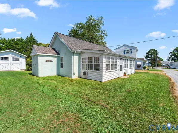 205 Rappahannock Dr, Dunnsville, VA 22454