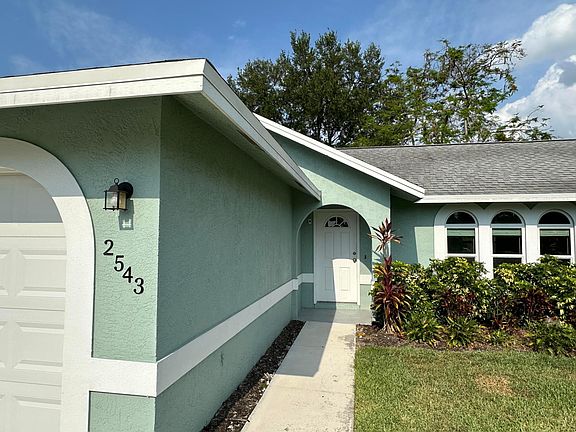 5th image of 2543 SW Altosta Street