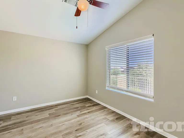 924 S 240th Dr — Photo 19
