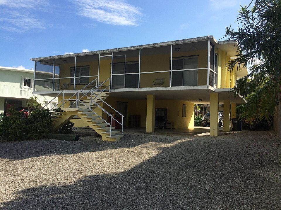 1st image of 205 Bougainvillea St