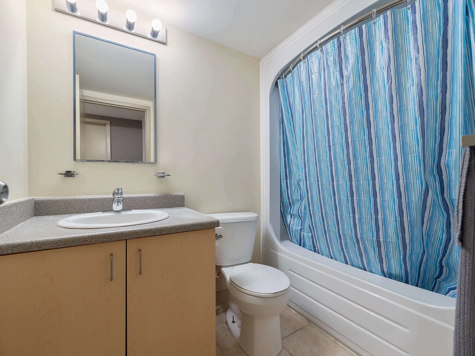 West Village Suites - Student Housing — Photo 3
