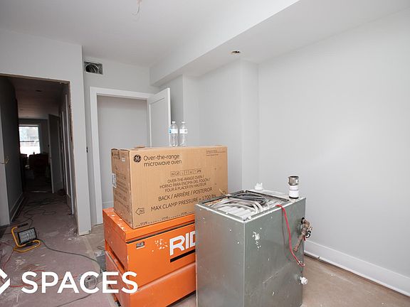 4th image of 1857 W Dickens Ave #1FRONT