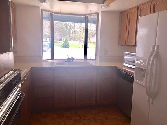 3rd image of 26325 SE 39th St