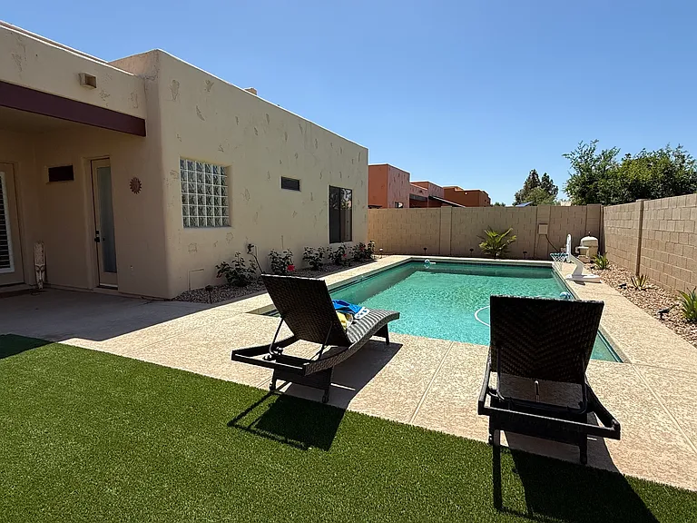 1554 E Kings Ct — Photo 19