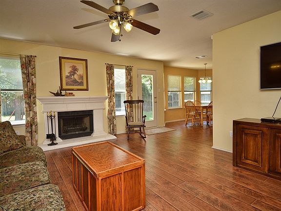 5th image of 1139 Tetbury Ln