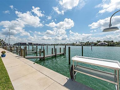 2500 Gulf Shore Blvd N APT S1, Naples, FL 34103 | Zillow