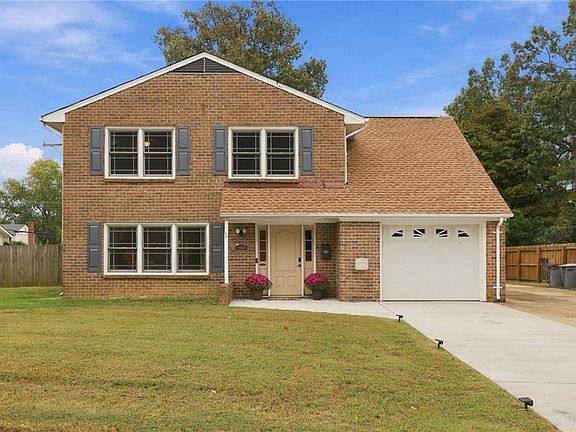 4th image of 1060 Windjammer Dr