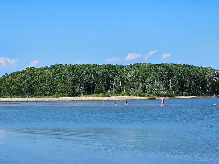 3650 Bay Shore Rd — Photo 3