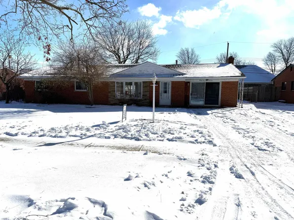 34814 Jerome St, Chesterfield, MI 48047