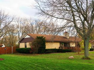 415 Pleasant Dr, Schaumburg, IL 60193