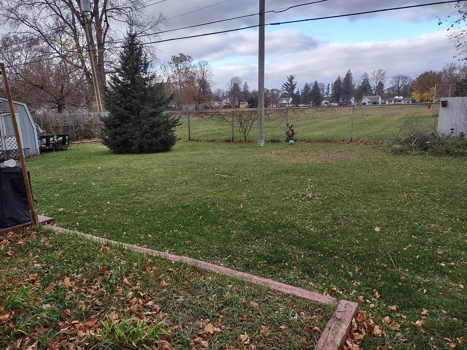 2 bed, 1.5 bath, 950 sqft, $1,400 — Photo 2
