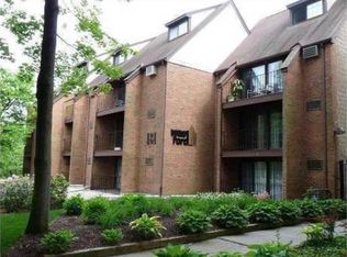 181 Loomis Dr APT 147, West Hartford, CT 06107