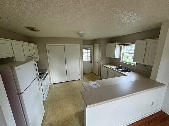 2nd image of 3831 Fm 1299 Rd