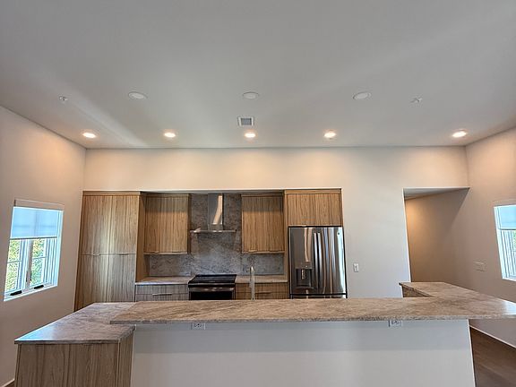 2nd image of 301 W Comstock Ave Floor 3