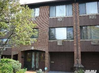 15431 Riverside Dr, Flushing, NY 11357