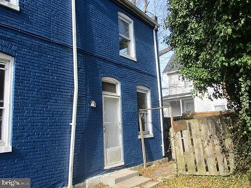 3rd image of 2910 Markley Ave