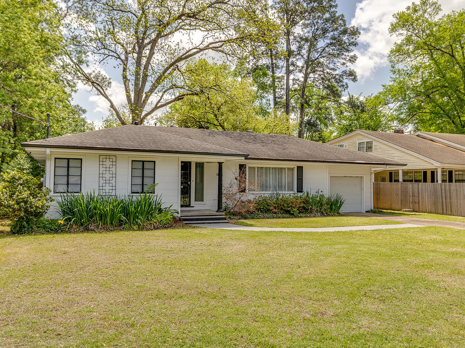 3 bed, 1333 sqft, $2,000 — Photo 3