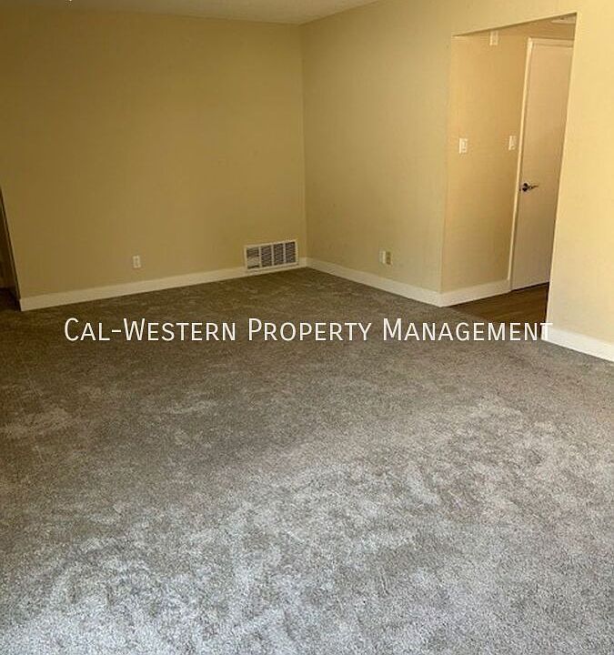 1st image of 496 Westlake Dr