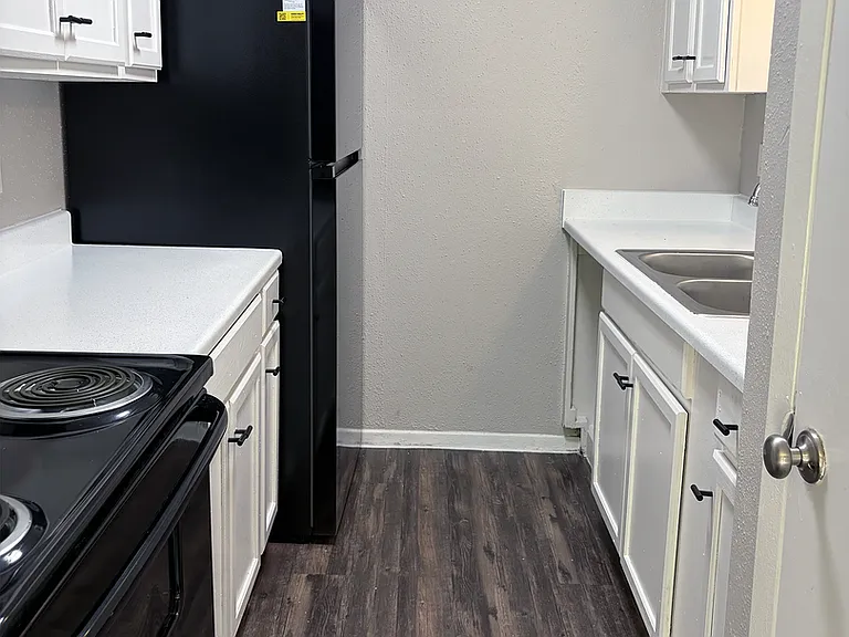 Creeks Edge Apartments — Photo 33