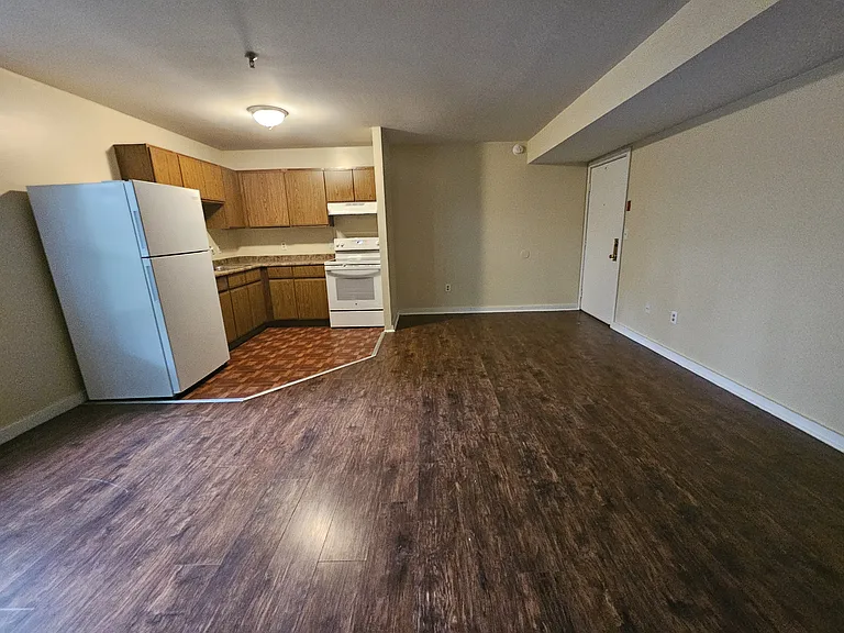 143 Sheffield Ave #2B — Photo 5