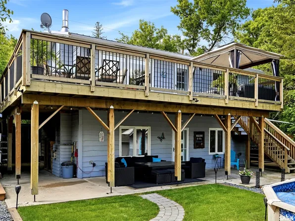 1207 5Th Avenue, Regina Beach, SK S0G 4C0