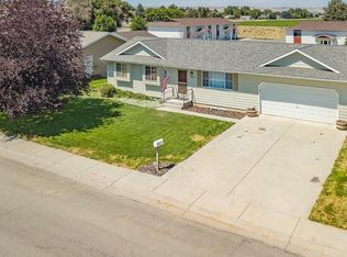 127 E 7th St, Powell, WY 82435