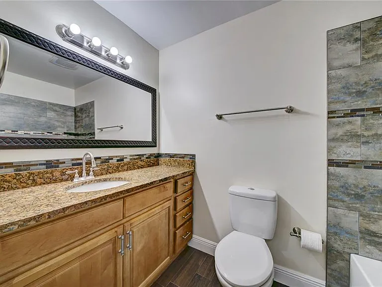646 Kenwick Cir — Photo 15