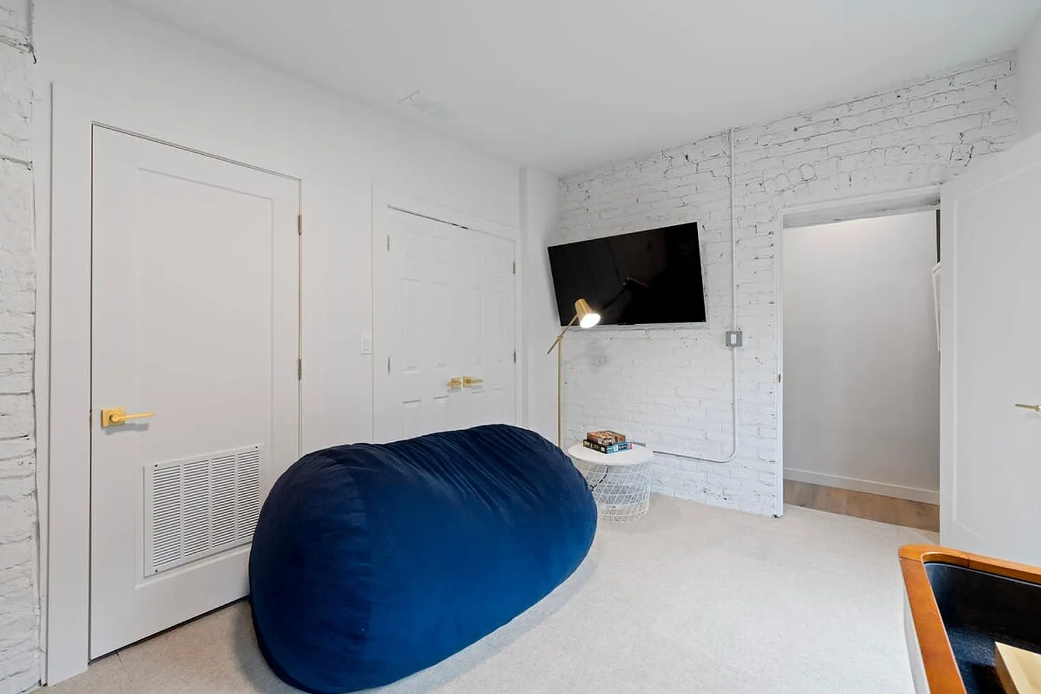 4 bed, 2.0 bath, 1797 sqft, $5,679 — Photo 2