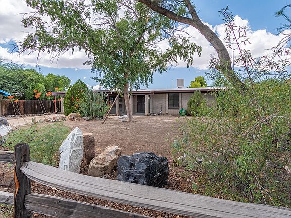 3rd image of 7649 N Jensen Dr
