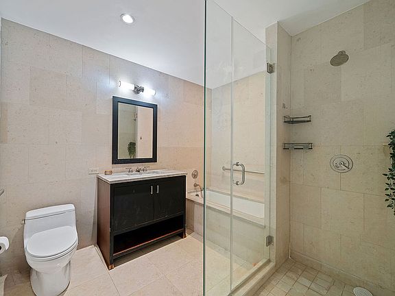 4th image of 100 Riverside Blvd APT 9A