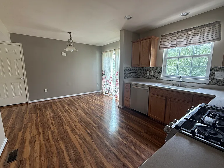 7726 Heathers Ln — Photo 49
