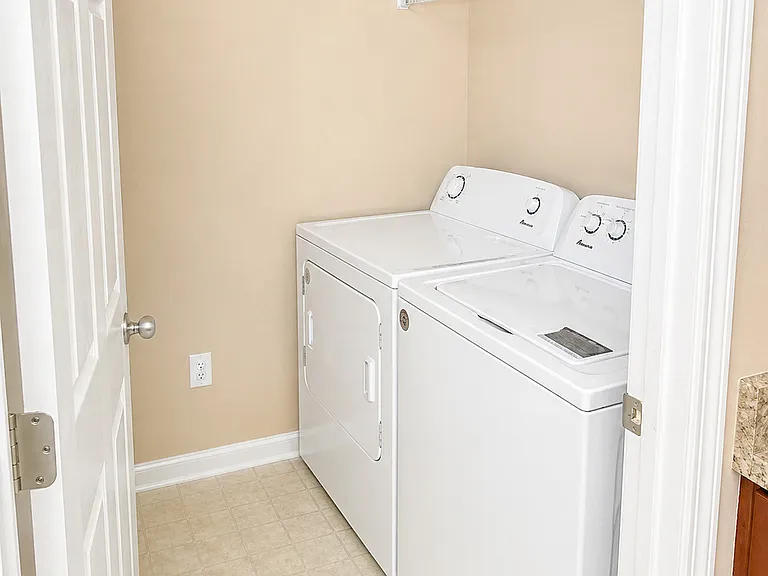 1055 City Park Dr — Photo 12