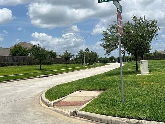 4th image of 15406 Thompson Ridge Dr