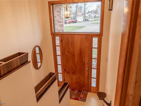 3rd image of 2630 Ivy Cir